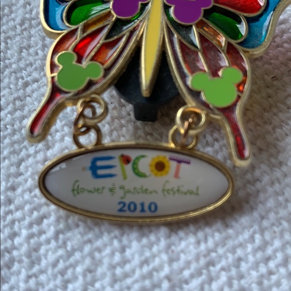 Disney Decade-Old Pin EPCOT 👀 - Picture 4 of 4
